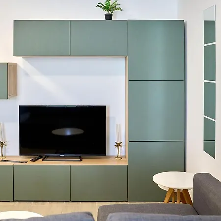 Floor Sea View N Pools Apartman