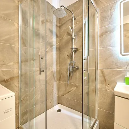 Apartman Floor Sea View N Pools