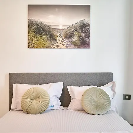 Floor Sea View N Pools Apartment Navodari