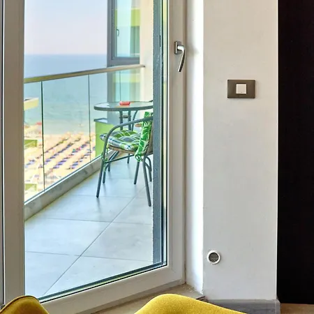 Floor Sea View N Pools *